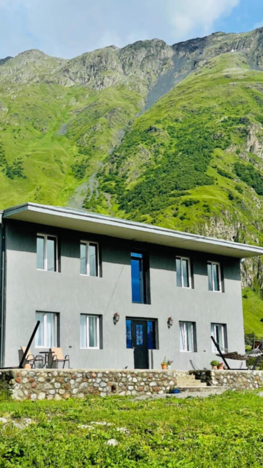 Kazbegi Palace Bagian luar foto
